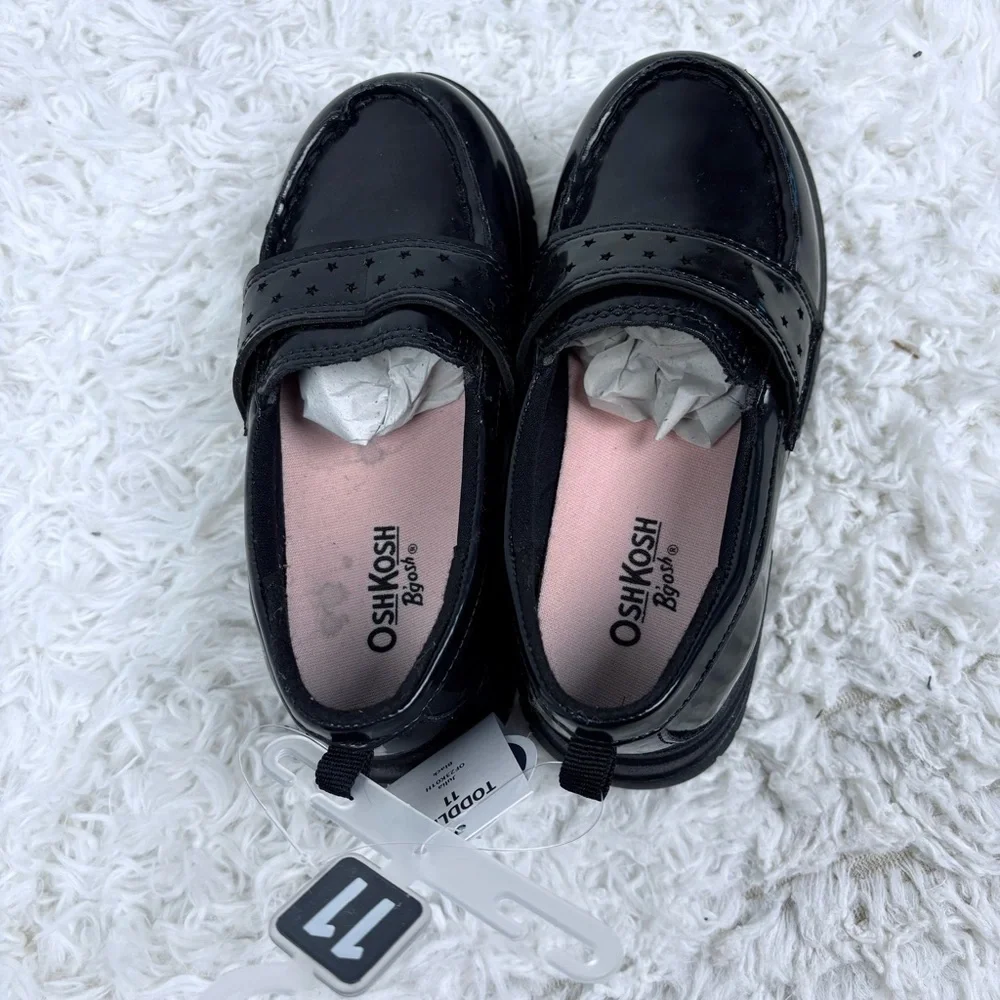 NWT OshKosh B'gosh Kids Black faux leather star print Loafers size 11